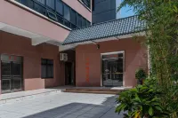 Zhanjiang Yuexin Hotel (Lingnan Normal University Branch, Zhanjiang Republic of China Style Street) Hotels near Cunjin Bridge