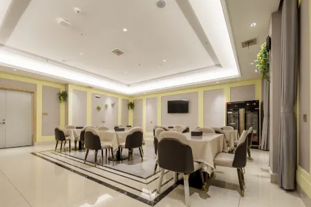 Vienna Hotel Honghu Aiguo Road Branch