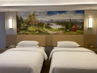 Vienna Hotel (Yueyang east railway station store)