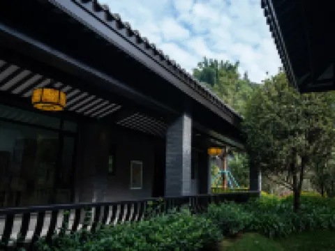 Nandian Banshan Hot Spring Hotel Hotels in Lianghe