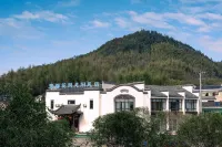 Romantic Flower Homestay (Lingshan Branch) 청칸촌 주변 호텔