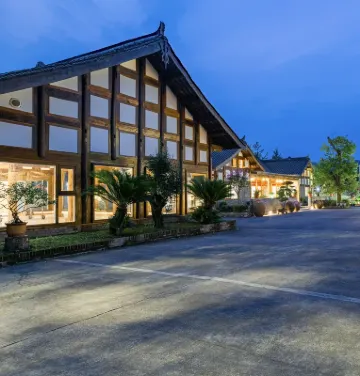 Junjing distillery·Shunheyuan فنادق في 