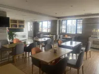 Yunyi Smart Sleep Hotel (Yunzhou Chunyu Auto City, Wucheng District)