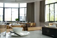 Blue Crystal Hotel (Zipeng Branch)