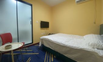 Harbin Qianhe Hotel (Harbin Jiangnan University City Zhengyi Road Subway Station Branch)