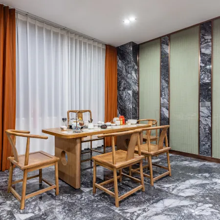 Zhangye Golden Holiday Hotel