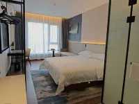 Sakura Light Luxury Hotel (Luohe Xintiandi Pedestrian Street)