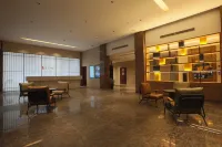 Clouds Seasons Hotel (Hezhou University West Campus Branch)