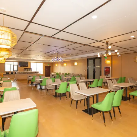 Elong Universal Hotel (Jiaozuo Mengzhou East Ring Road Branch)