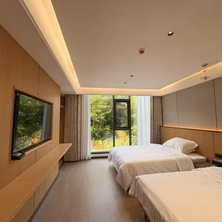 Hezhang Longyang Yueting Hotel