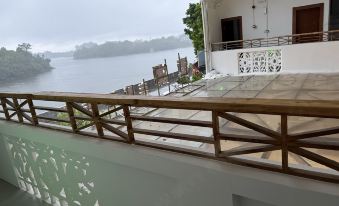 Jinghu Theme Hotel