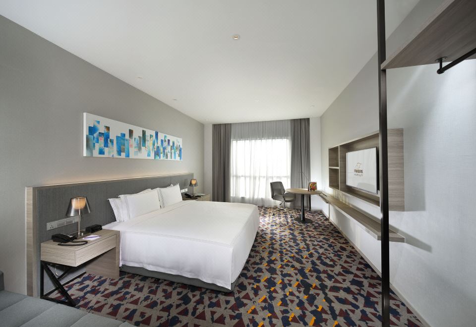 4. 카프리 바이 프..