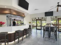 Oaks Sunshine Coast Oasis Resort - bar
