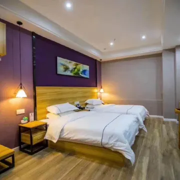 Leah Hotel