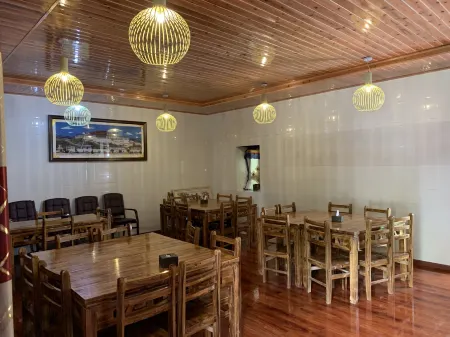 Shangmo Culture Theme Hotel Отели в г. Даньба