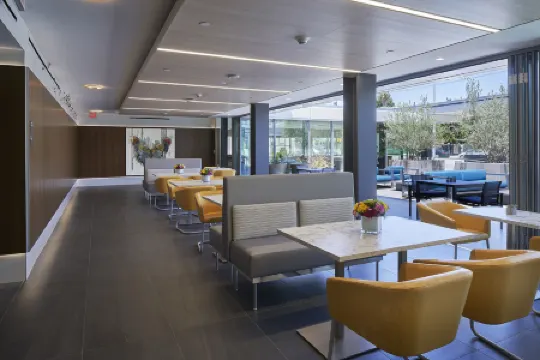 Hotel Mariposa Отели рядом с достопримечательностью «Юниверсал Студиос Голливуд»