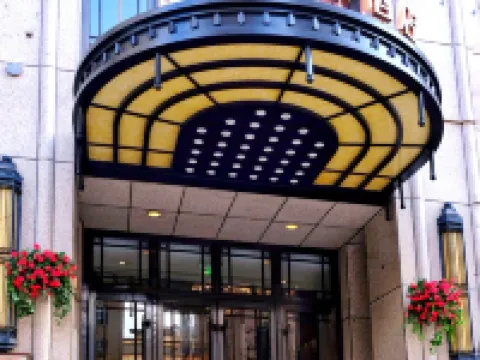 Shanghai Jinjiang Metropolo East Nanjing Road Hotel，Off Bund Hotels near The Bund