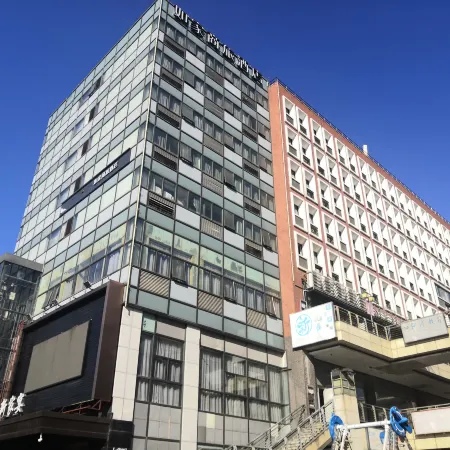 Homeinn Selected Hotel (Shanghai Baoshan Changlin Road Tonghe Xincun Subway Station) Отели рядом с достопримечательностью «Шанхай коммуникейшенс Политекник»