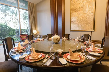 Shangri-La Tangshan Отели рядом со станцией Tangshan North Railway Station