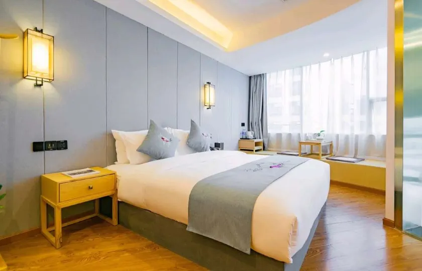 Huangyue Apartment (Guangzhou South Railway Station Store)