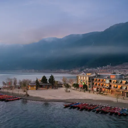 Qihai Tingfeng Inn (Lugu Lake Tingyuange)