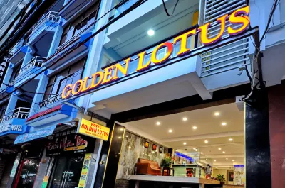 Golden Lotus Hotel Отели в г. Нячанг