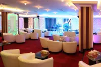 Monroe Hotel & Suites