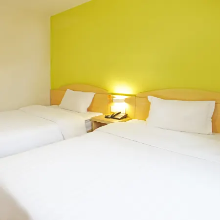 Sihe Hotel (Qionghai City Center Global Spring Plaza Branch)