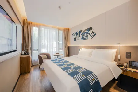 Aifeel Hotel (Shanghai Ruijin Hospital Lujiabang Road Subway Station)