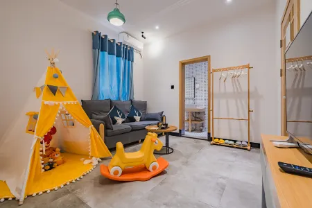 惠州西湖英秀花影民宿（祝屋巷店）