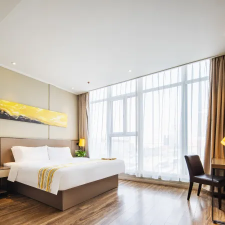 Romantic Season Yunshang Hotel (Shenyang North Station)
