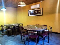 Front Yard & Back Yard Homestay (Near Xiangshawan Scenic Area) - 공항 셔틀버스