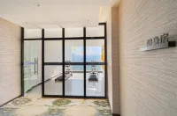 SkyBridge Jiayu Hotel - Gym