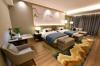 Gold Dragon Hotel