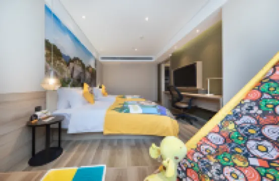 Atour Hotel (Guangzhou Huadu Square Metro Station，Shuguang Avenue) Hotels near XingYuan ShangYe Jie