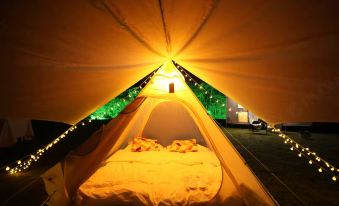 Nanjing Shiqiu flim and television base happy Villa