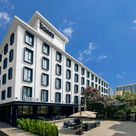 base-Sanlitun Serviced Apartment