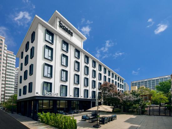 base-Sanlitun Serviced Apartment