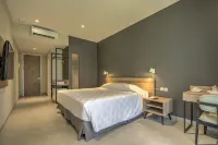 Mambruk Hotel & Convention - balcony