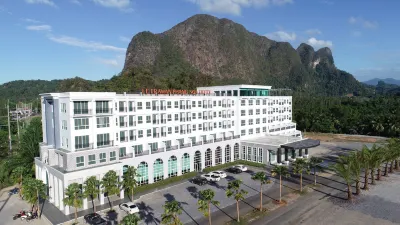 Le Erawan Phang Nga Hotel Отели рядом с достопримечательностью «Бухта Пханг Нга»