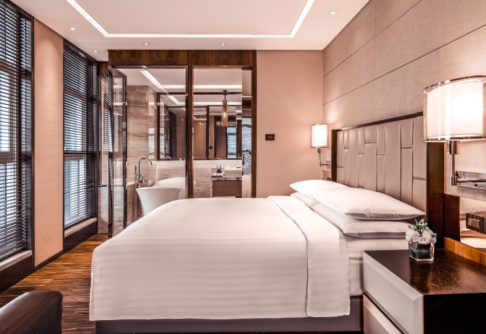 3. 더 페어웨이 플..