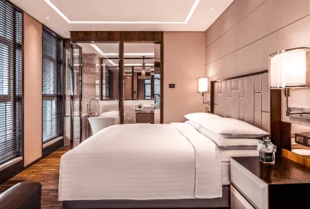 the Fairway Place, Xi'an - Marriott Executive Apartments Отели рядом с достопримечательностью «Xi'an Printing College of Science and Technology»