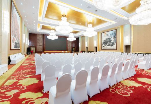 4. 다롄 국제공항 ..