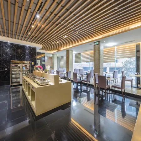 Dongfang Guoji Weiyue Hotel