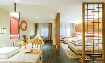 Fuxian Lake Grand View Resort (Guanglong small town)