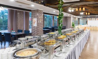 Xuwen Yushuiwan Hot Spring Hotel