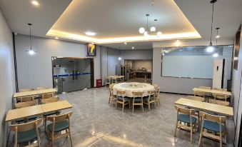 7 Days Inn - Housity