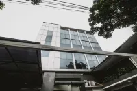 RedDoorz Near Kebon Jeruk Jakarta Hotels in West Jakarta