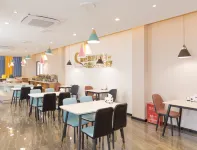 Manfeng Four Seasons Plus Hotel (Binyang Phoenix Lake Park Liwo Plaza Branch) - فطور