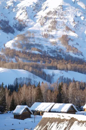 Trip.com Group Country Retreats (Xinjiang Hemu Xirong Joint Resort） Отели рядом с достопримечательностью «Hemu Observation Deck»